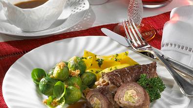 Klassische Rinderrouladen mit Rosenkohl Rezept - Foto: LECKER @ Bauer Media Group
