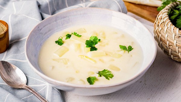 Klassische Spargelcremesuppe - Foto: ShowHeroes