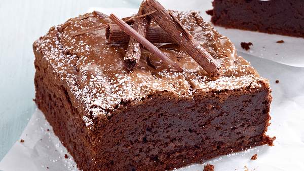 Klassischer Brownie mit dunkler Schokolade