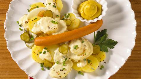 Klassischer Kartoffelsalat mit Würstchen Rezept - Foto: House of Food / Bauer Food Experts KG