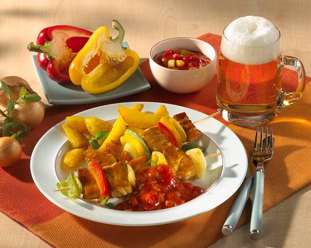 Klassisches Schaschlik mit Zwiebel, Speck und Paprika Rezept Klassisches Schaschlik mit Zwiebel, Speck und Paprika Rezept