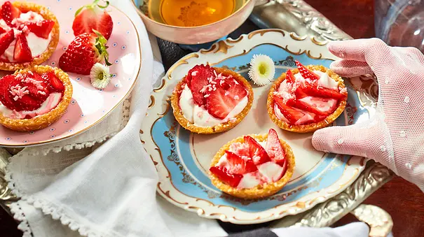 Bridgerton-Kuchen: Klatsch&Tratsch-Törtchen - Foto: LECKER @ Bauer Media Group Bridgerton-Kuchen: Klatsch&Tratsch-Törtchen - Foto: LECKER @ Bauer Media Group