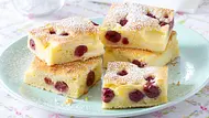 Kleckselkuchen mit Pudding & Kirschen Rezept - Foto: LECKER @ Bauer Media Group Kleckselkuchen mit Pudding & Kirschen Rezept - Foto: LECKER @ Bauer Media Group