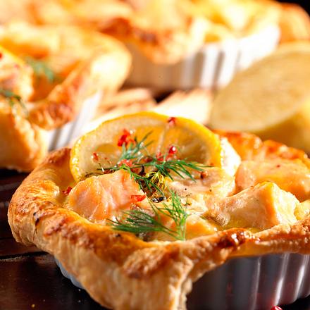 Kleine Blätterteig-Pies Rezept Kleine Blätterteig-Pies Rezept