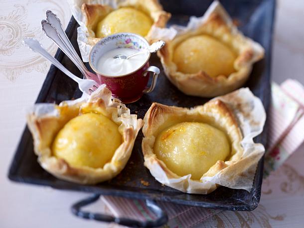 Kleine Blätterteig-Tartes mit Apfel Rezept Kleine Blätterteig-Tartes mit Apfel Rezept