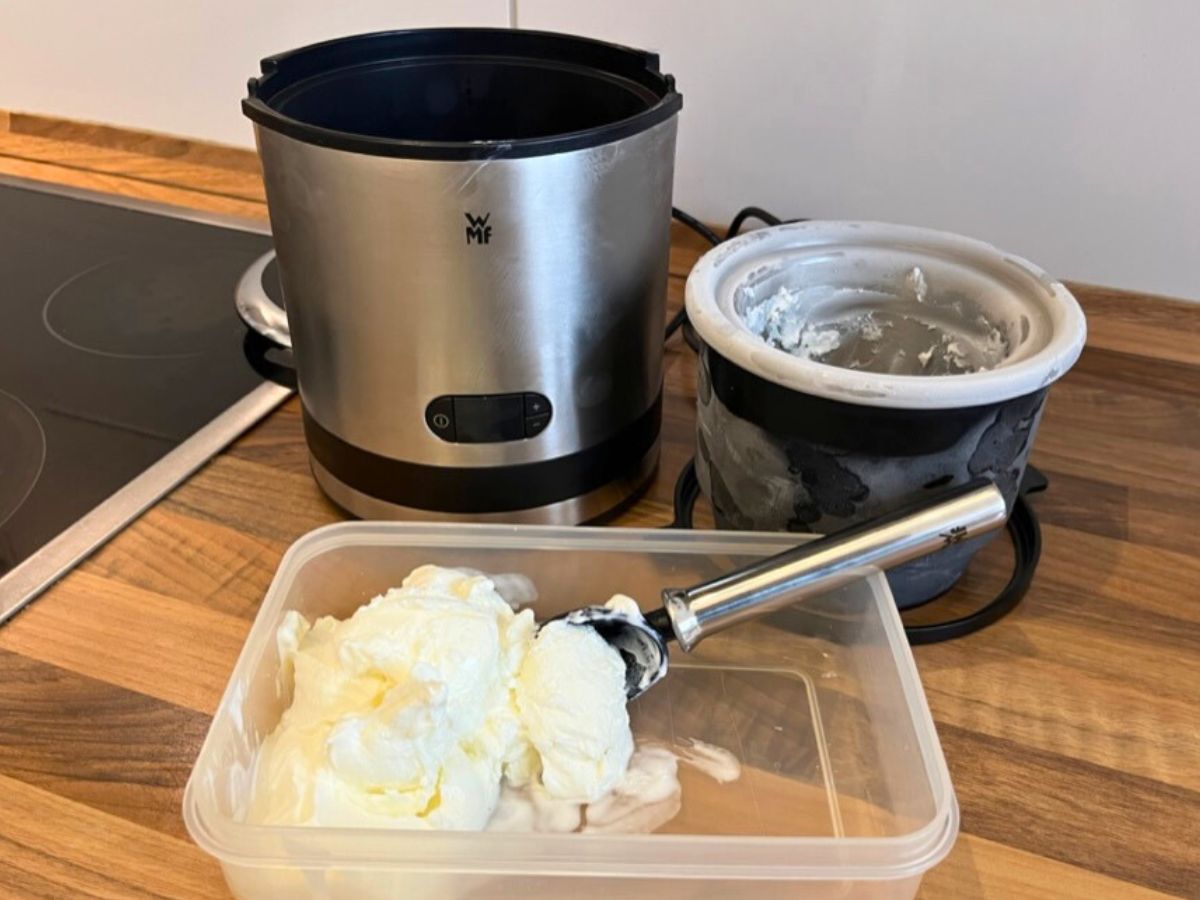 Die WMF Küchenminis Eismaschine 3-in-1 im Test