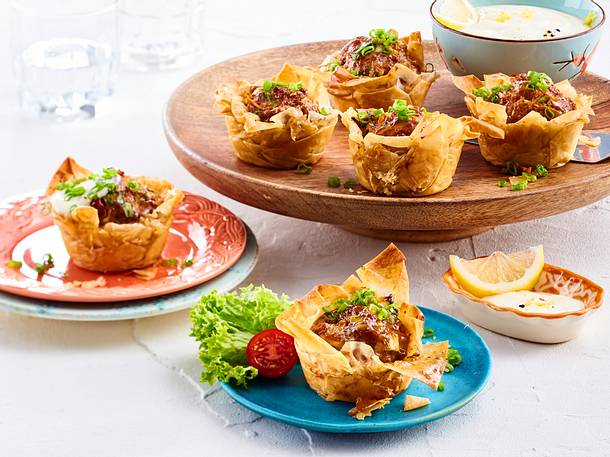Kleine Hack-Pies mit Aioli Rezept