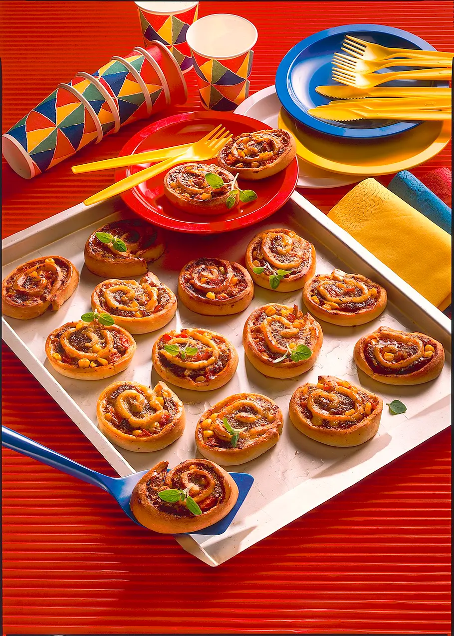 Kleine Pizzaschnecken Rezept Kleine Pizzaschnecken Rezept