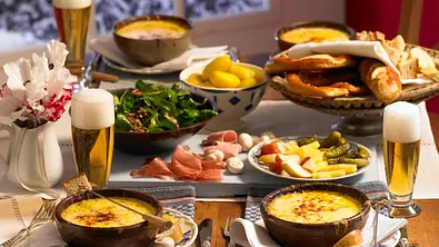 Kleines bayrisches Käsefondue Rezept - Foto: LECKER @ Bauer Media Group