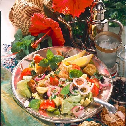 Knackiger Brotsalat Rezept