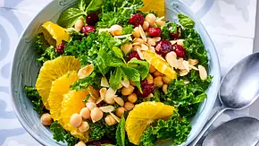 Knackiger Salat mit Cranberrys Rezept - Foto: LECKER @ Bauer Media Group Knackiger Salat mit Cranberrys Rezept - Foto: LECKER @ Bauer Media Group