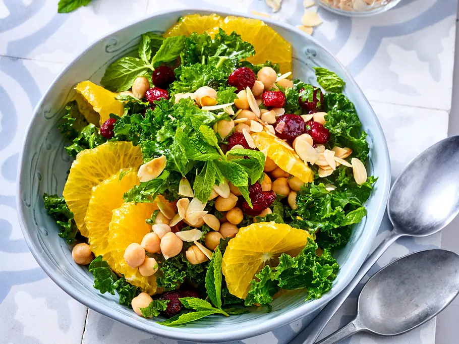 Knackiger Salat mit Cranberrys Rezept Knackiger Salat mit Cranberrys Rezept