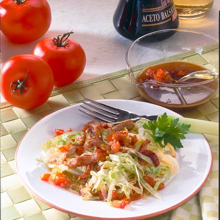 Knackiger Salat mit Filetstreifen Rezept