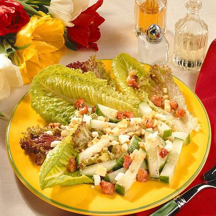 Knackiger Salat mit Speck und Ei Rezept Knackiger Salat mit Speck und Ei Rezept