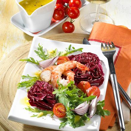 Knackiger Wintersalat mit Garnelen Rezept Knackiger Wintersalat mit Garnelen Rezept