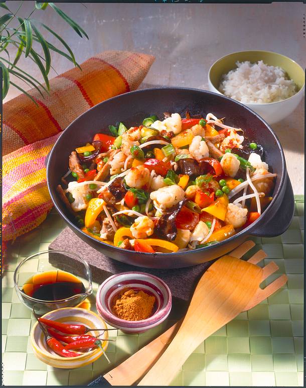Knackiges Wok-Gemüse mit Schweinegeschnetzeltem Rezept
