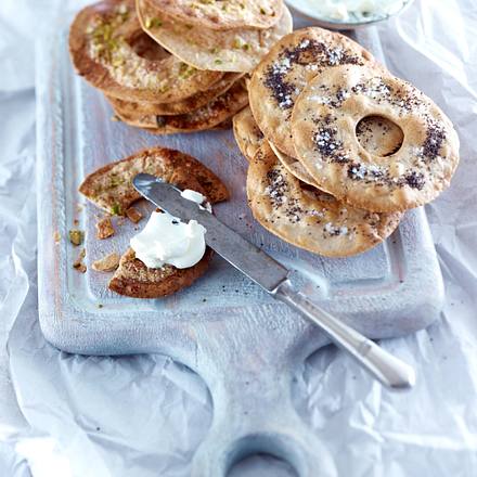 Knäckekringel pikant und süß Rezept Knäckekringel pikant und süß Rezept
