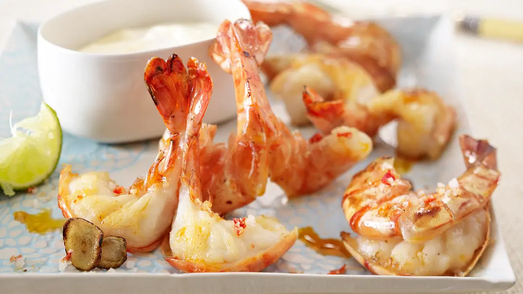 Knoblauch-Garnelen mit Chili-Meersalz Rezept - Foto: LECKER @ Bauer Media Group Knoblauch-Garnelen mit Chili-Meersalz Rezept - Foto: LECKER @ Bauer Media Group
