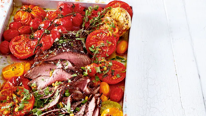 Knoblauch-Kräuter-Tomaten zu Huftsteak Rezept - Foto: LECKER @ Bauer Media Group