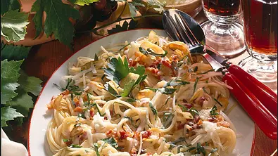 Knoblauchspaghetti Rezept - Foto: LECKER @ Bauer Media Group