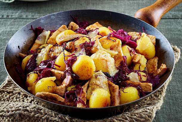 Knödel-Gröstel mit besten Raclette-Resten Rezept