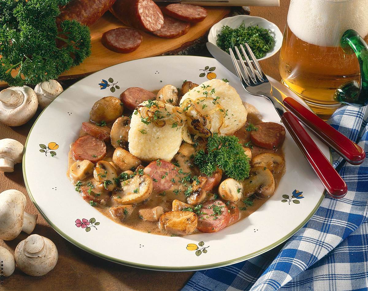 Knödel mit Pilzragout Rezept