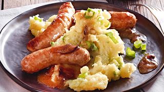 Knollensellerie-Kartoffel-Stampf mit Würstchen Rezept - Foto: House of Food / Bauer Food Experts KG