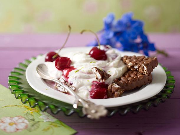 Knubber-Kirschen in Mascarpone-Quark-Creme mit Knusper-Puffreis Rezept