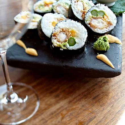 Knuspergamba in Sushirolle Rezept Knuspergamba in Sushirolle Rezept