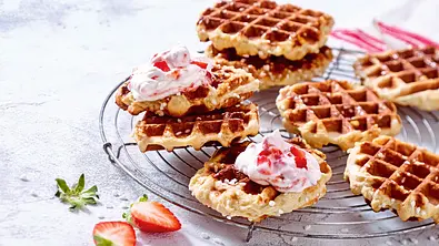Knusprige Butterwaffeln  - Foto: LECKER @ Bauer Media Group