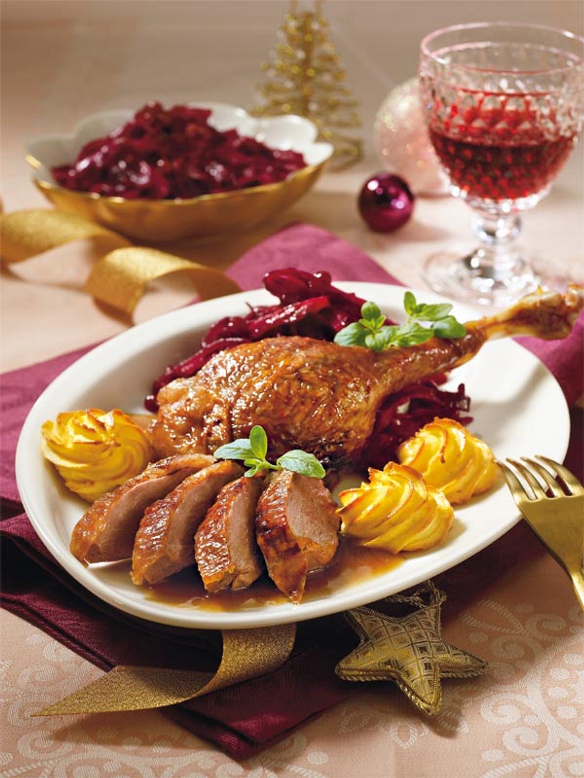 Knusprige Gans mit Majoran-Äpfeln Rezept