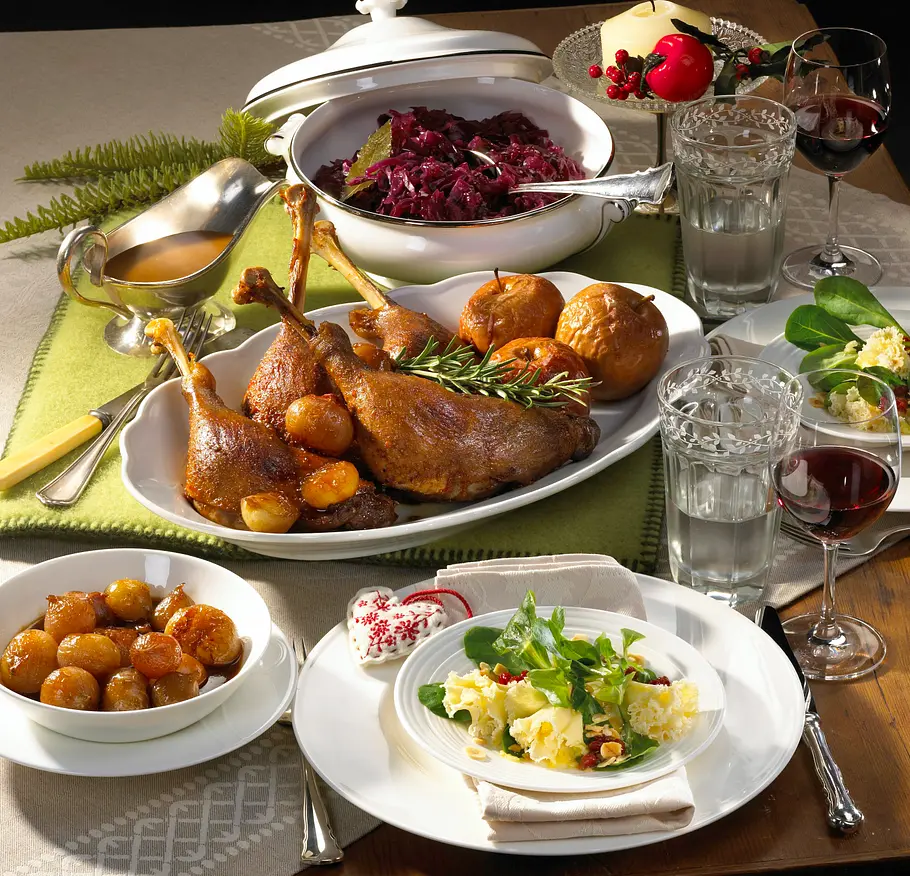 Knusprige Gänsekeulen & Bratäpfel Rezept