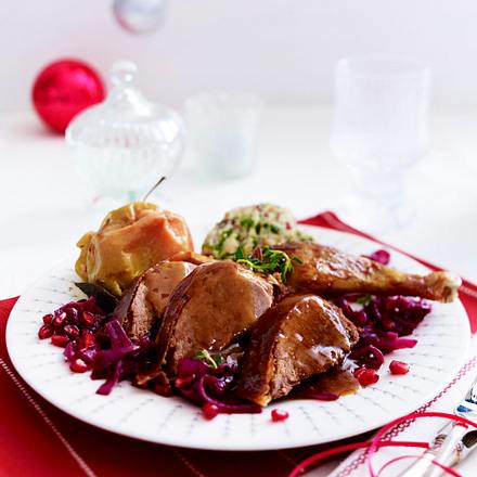 Knusprige Karamellente mit Granatapfelrotkohl und Ciabatta-Gnocchi Rezept