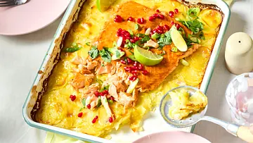 Sommer-Kartoffelgratin mit Lachs Rezept - Foto: LECKER @ Bauer Media Group Sommer-Kartoffelgratin mit Lachs Rezept - Foto: LECKER @ Bauer Media Group