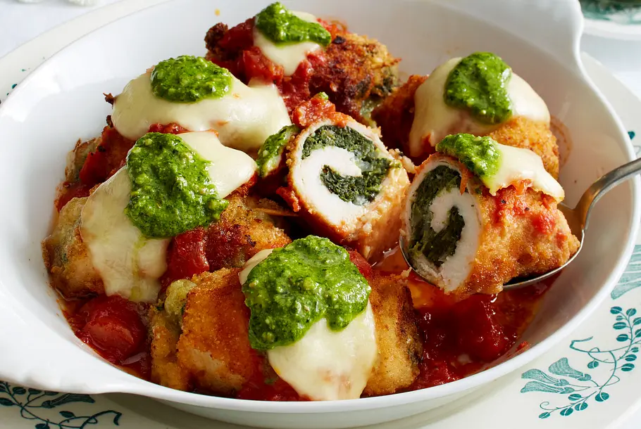 Knusprige Ofen-Hähnchenrouladen mit Spinat-Mozzarella-Füllung Rezept