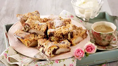 Knuspriger Birne-Helene-Streuselkuchen Rezept - Foto: LECKER @ Bauer Media Group