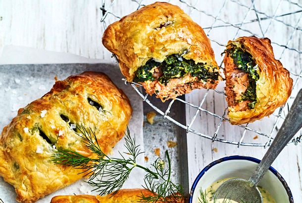 Knusprige Lachs-Pies mit Kräuter-Aioli Rezept