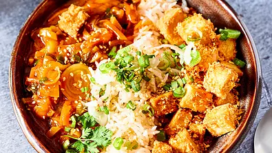 Knuspriger Ofentofu Süsssauer Rezept - Foto: LECKER @ Bauer Media Group Knuspriger Ofentofu Süsssauer Rezept - Foto: LECKER @ Bauer Media Group