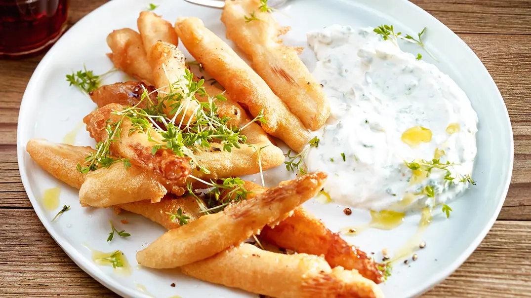 Knuspriger Spargel im Teigmantel Rezept - Foto: LECKER @ Bauer Media Group Knuspriger Spargel im Teigmantel Rezept - Foto: LECKER @ Bauer Media Group