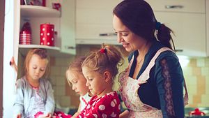 Kochen mit Kindern - Foto: Elena Ouerova - stock.adobe.com