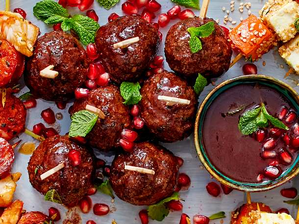 Köfte mit Granatapfelkonfetti Rezept Köfte mit Granatapfelkonfetti Rezept