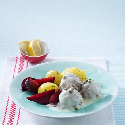 Königsberger Mini-Klopse mit Roter Bete und Petersilienkartoffeln Rezept Königsberger Mini-Klopse mit Roter Bete und Petersilienkartoffeln Rezept