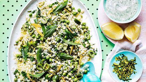 Kohl-Couscous-Hit mit freshen Erbsen Rezept - Foto: House of Food / Bauer Food Experts KG