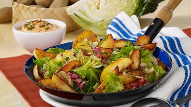 Kohl-Kartoffelpfanne mit Schinken Rezept - Foto: LECKER @ Bauer Media Group