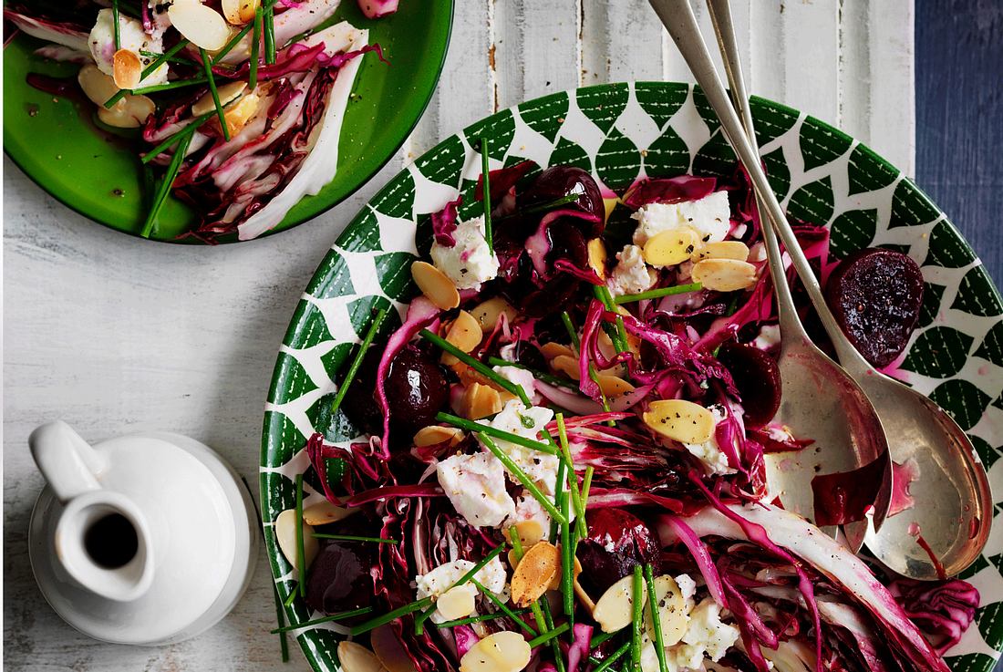 Kohl-&-the-Gang-Salat an Ziegenkäse und Mandelblättchen Rezept