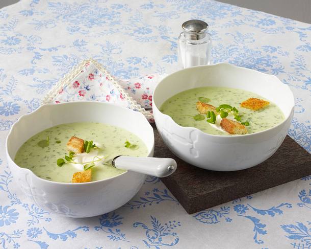 Kohlrabi-Kresse-Suppe Rezept Kohlrabi-Kresse-Suppe Rezept