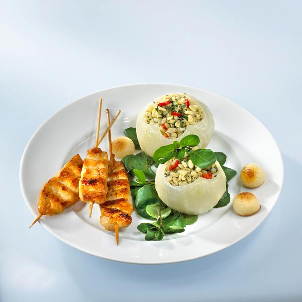 Kohlrabi mit Brunnenkresse und Hähnchensate Rezept Kohlrabi mit Brunnenkresse und Hähnchensate Rezept
