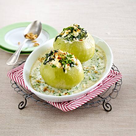 Kohlrabi mit Spinat-Schafskäse-Füllung Rezept Kohlrabi mit Spinat-Schafskäse-Füllung Rezept