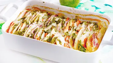 Kohlrabi-Möhren-Gratin in Bechamelsoße Rezept - Foto: LECKER @ Bauer Media Group Kohlrabi-Möhren-Gratin in Bechamelsoße Rezept - Foto: LECKER @ Bauer Media Group