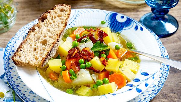 Kohlrabi-Rezepte: Sommer-Eintopf mit Speck - Foto: House of Food / Bauer Food Experts KG